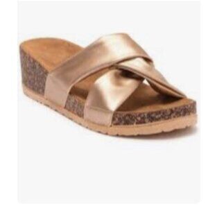 Danskin Women's Faith Slip On GOLD Sandal SiE 10 NEW